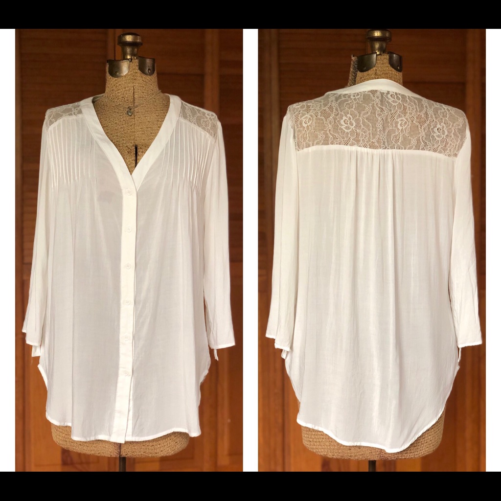 Active Usa | White Button Down Blouse | Medium